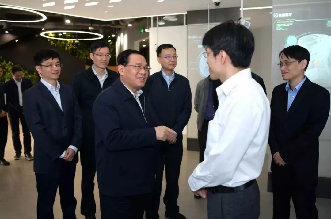 （李強書記對智能醫療興趣濃厚，詢問依圖技術在滬落地情況）